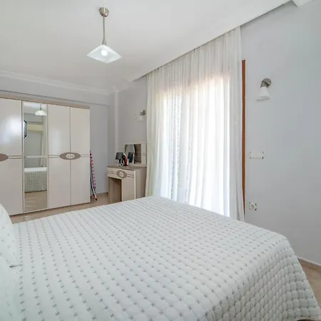 Chic With Pool And Garden 9 Min To Beach Fethiye