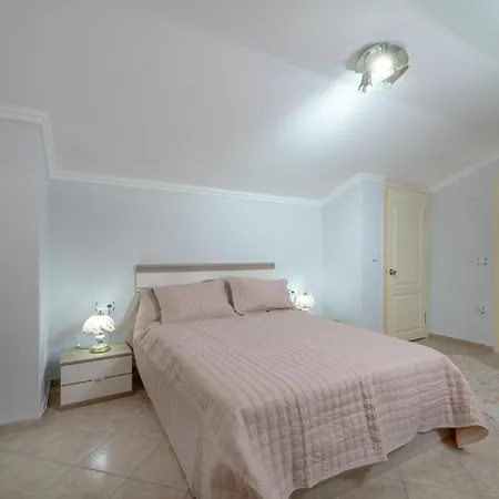 Vila Chic With Pool And Garden 9 Min To Beach