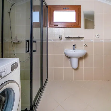 Chic With Pool And Garden 9 Min To Beach