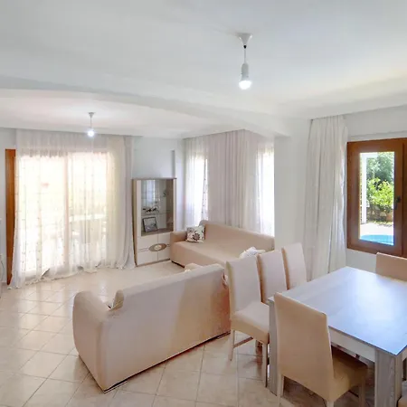 Chic With Pool And Garden 9 Min To Beach Vila