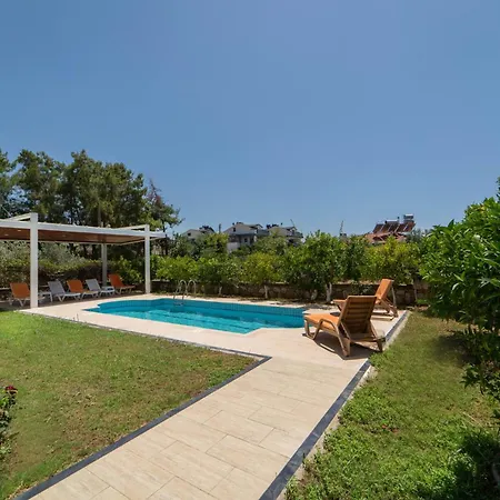 Vila Chic With Pool And Garden 9 Min To Beach